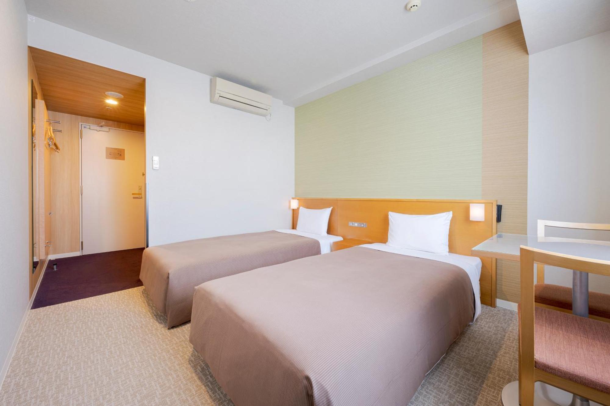 Twin Room - Non-Smoking